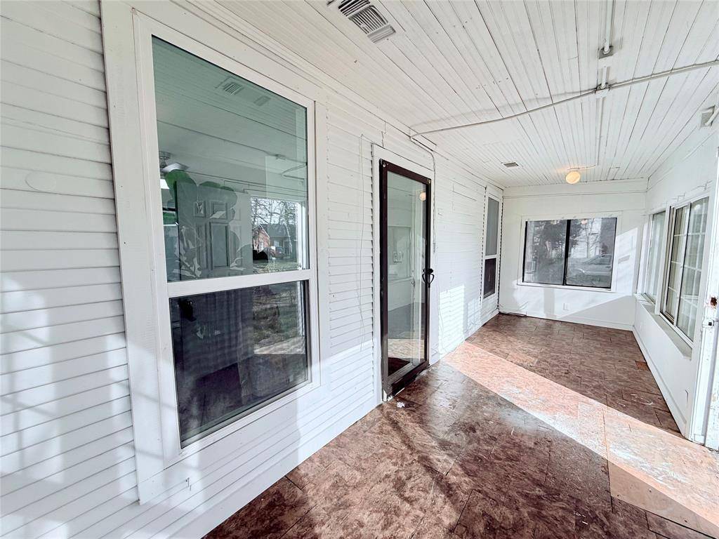 Denison, TX 75020,727 W Day Street