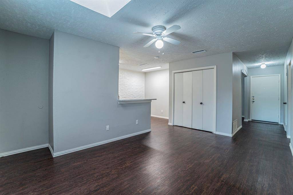 Grand Prairie, TX 75052,5 E Townhouse Lane