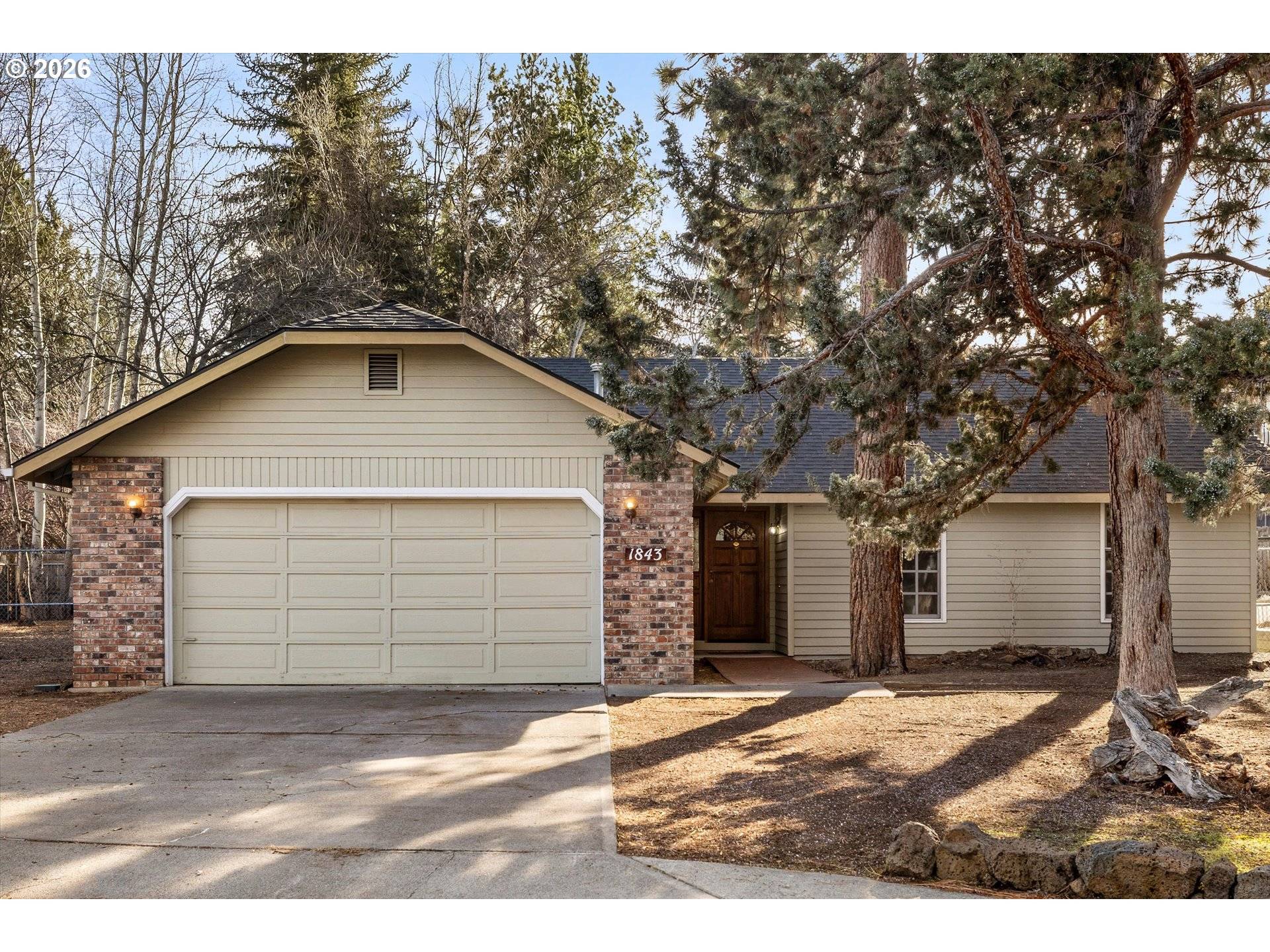 Bend, OR 97702,1843 SE MOORWOOD CT