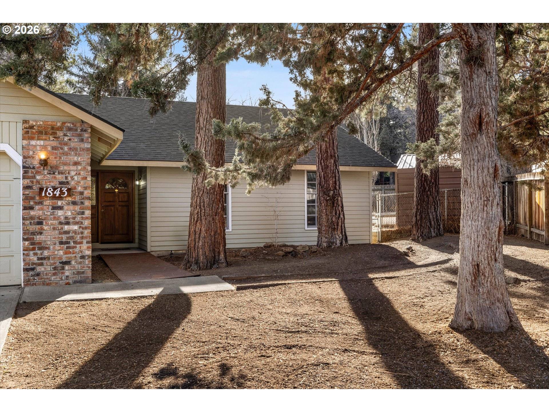 Bend, OR 97702,1843 SE MOORWOOD CT