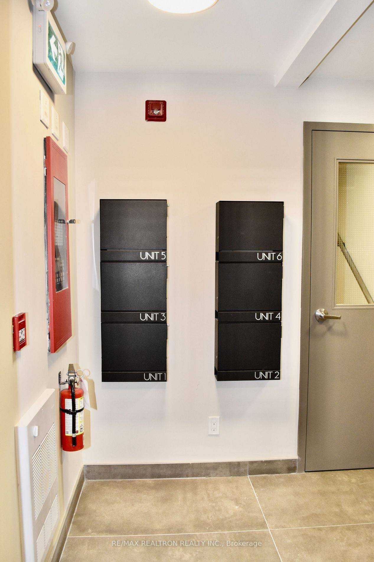 Toronto C04, ON M4N 2N1,3429 Yonge ST #3