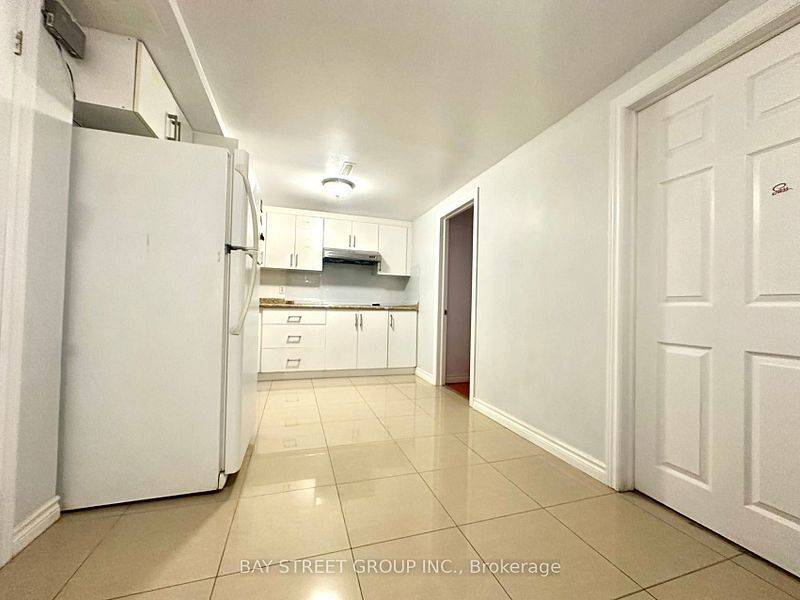 Toronto E07, ON M1S 2Z5,5 Lockdare ST #BSMT