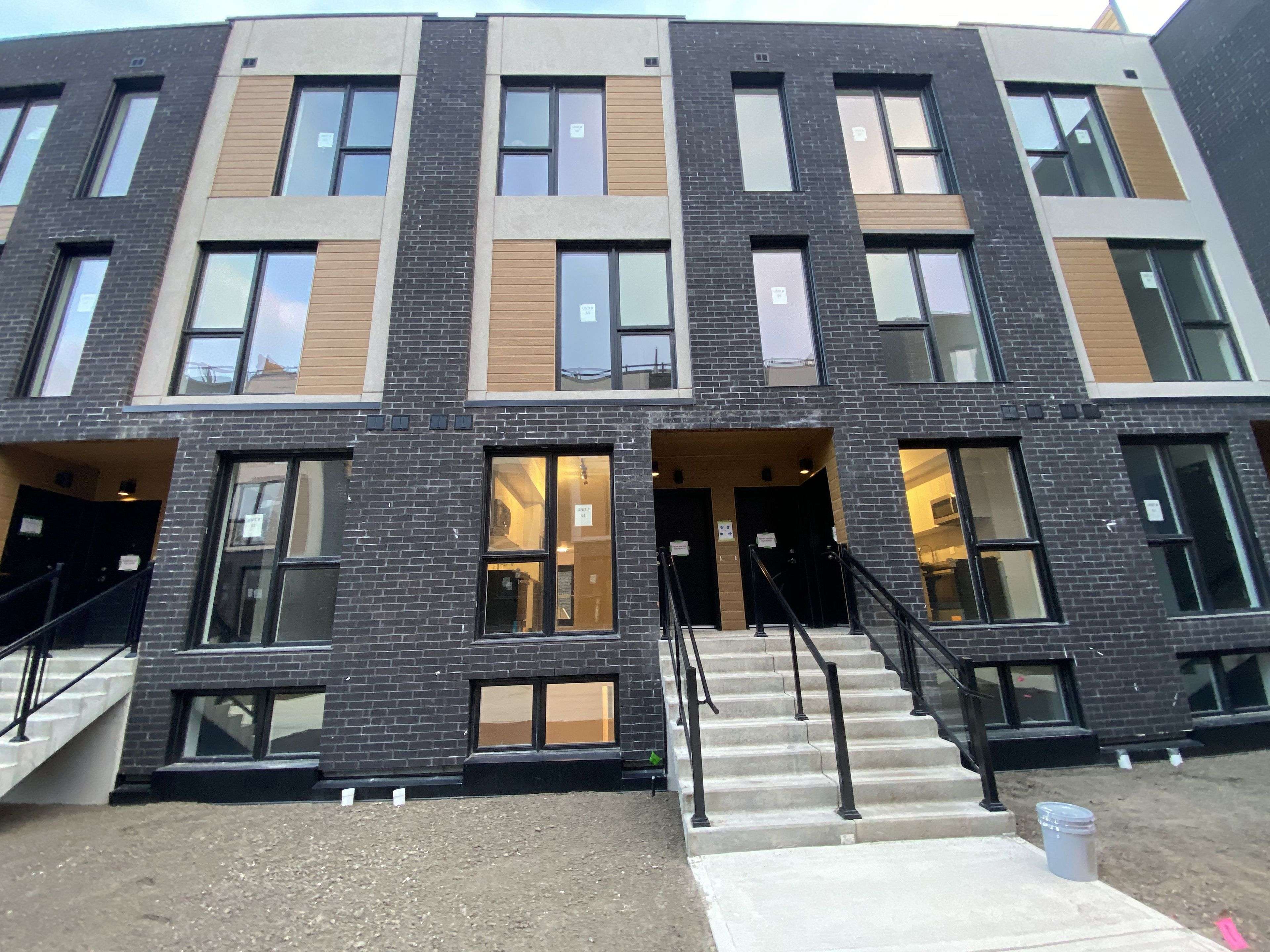 Toronto E06, ON M1N 1Y1,178 Clonmore DR N #12