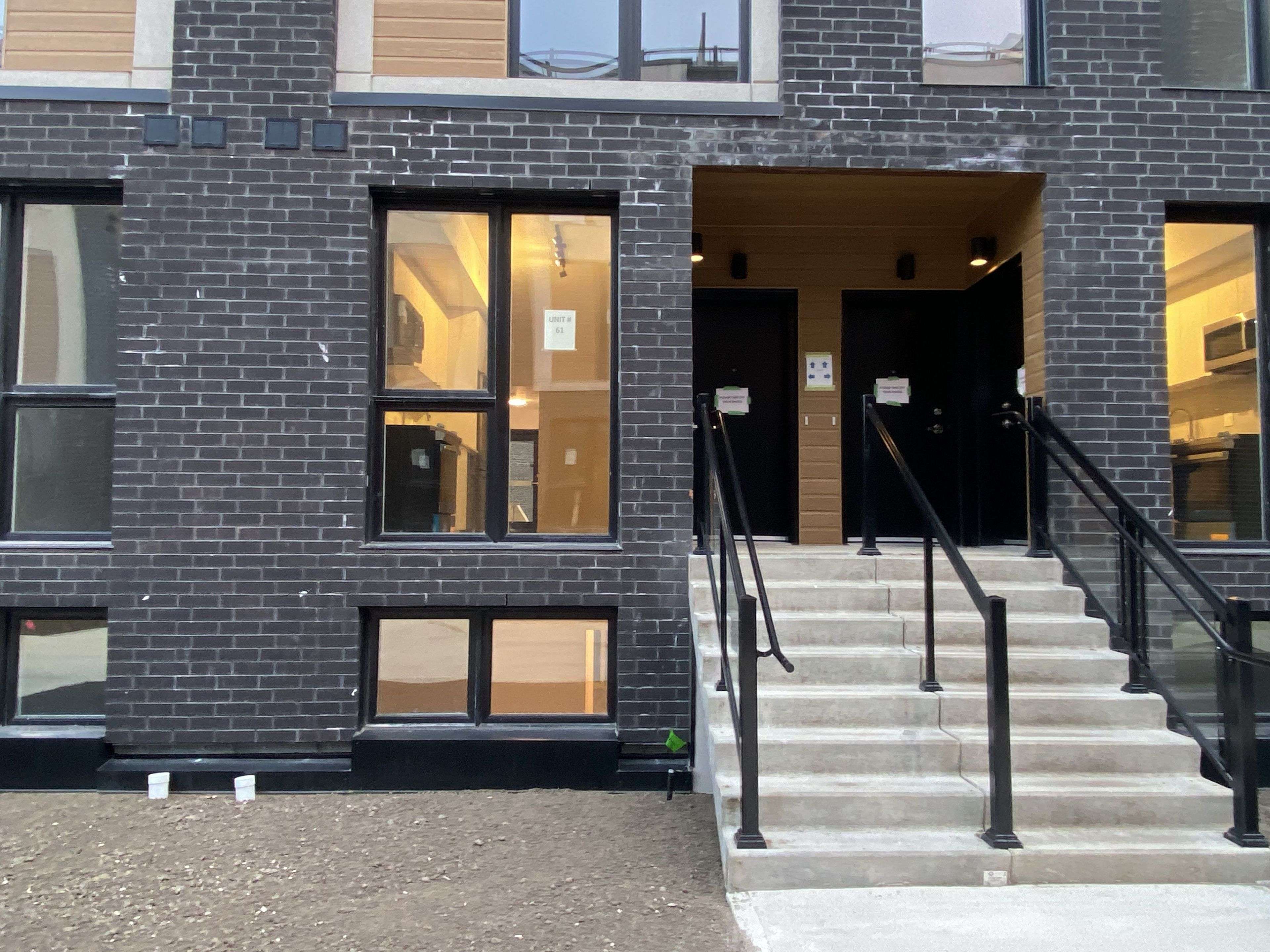 Toronto E06, ON M1N 1Y1,178 Clonmore DR N #12