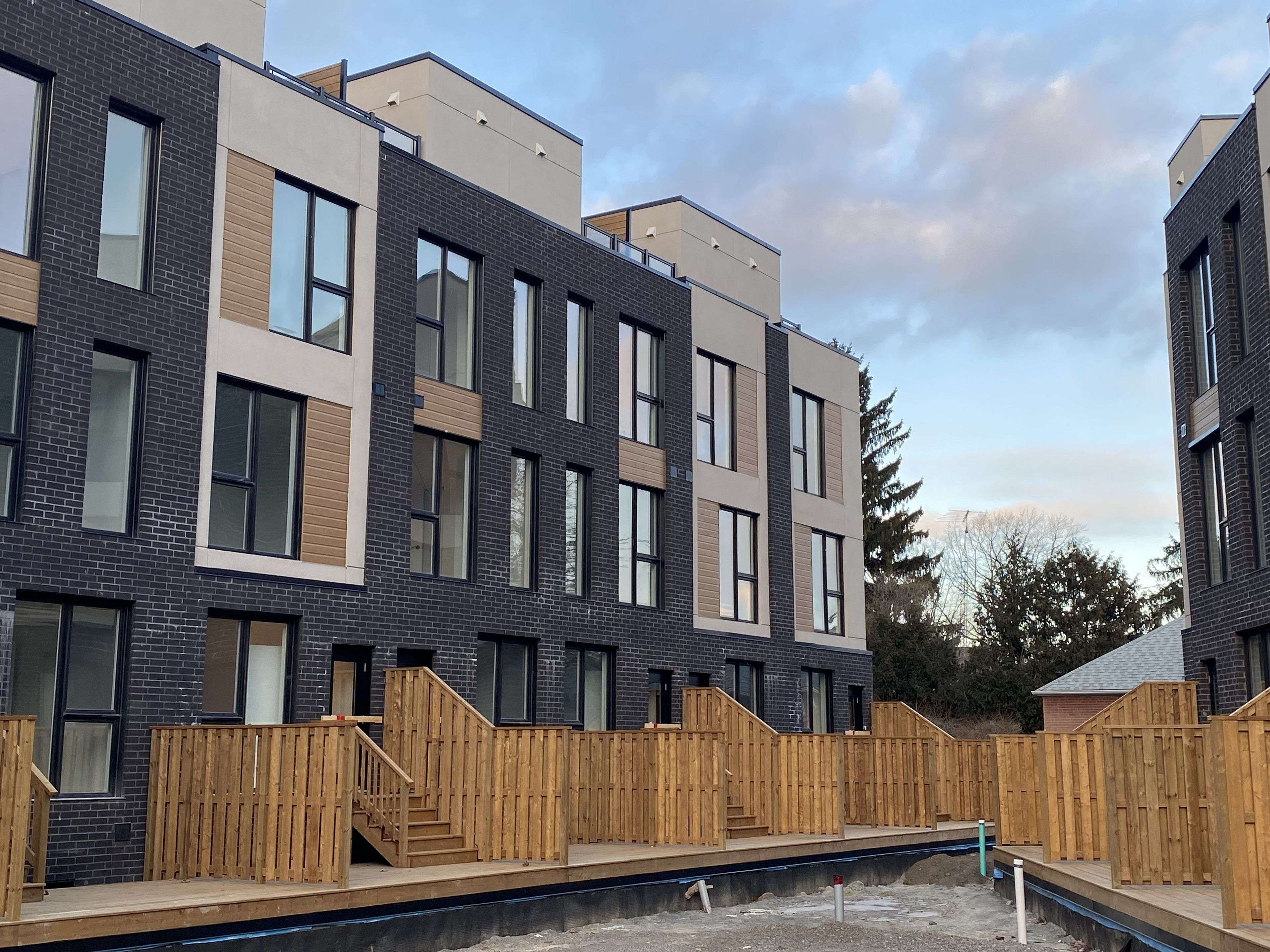 Toronto E06, ON M1N 1Y1,178 Clonmore DR N #12