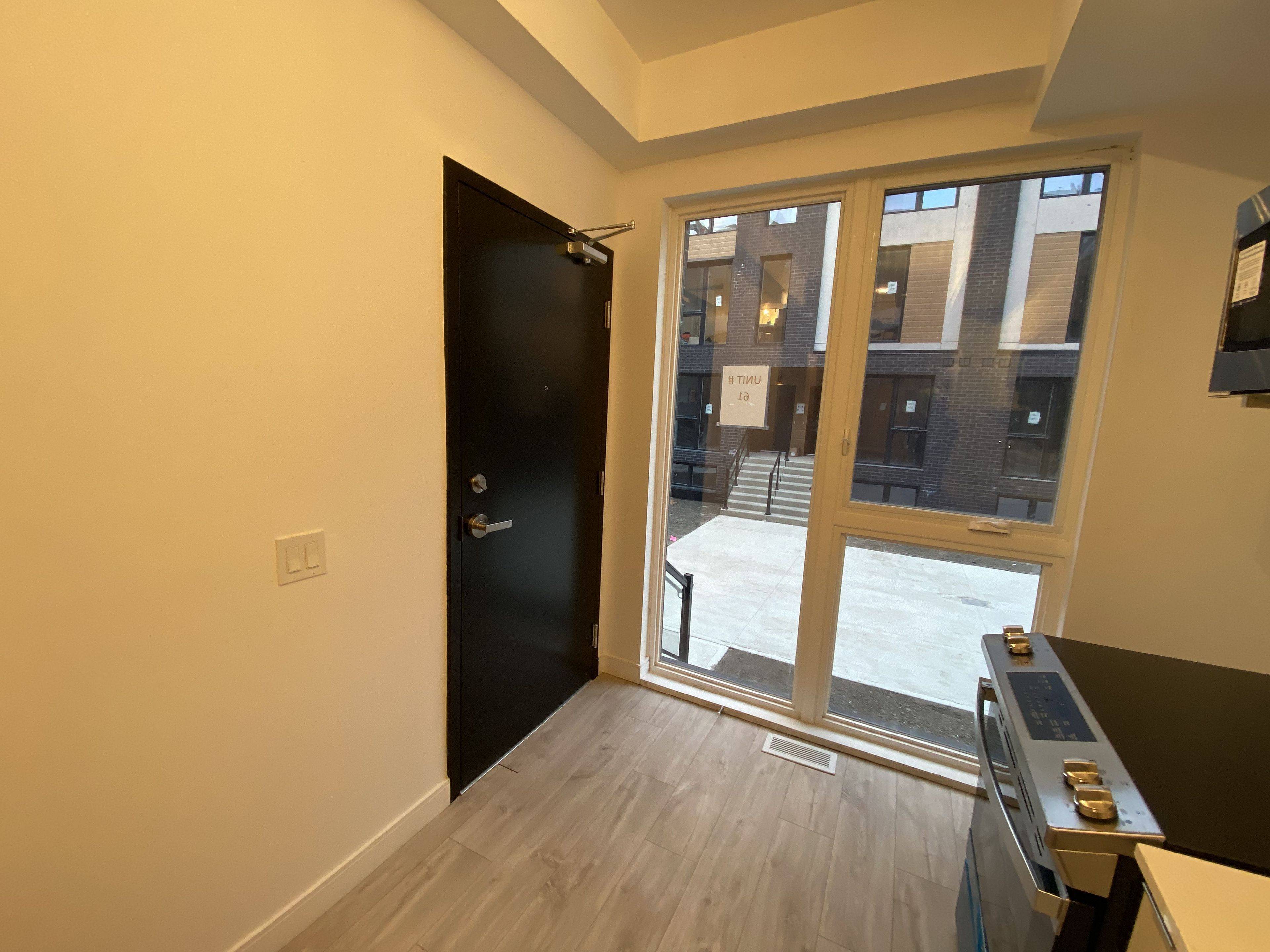 Toronto E06, ON M1N 1Y1,178 Clonmore DR N #12