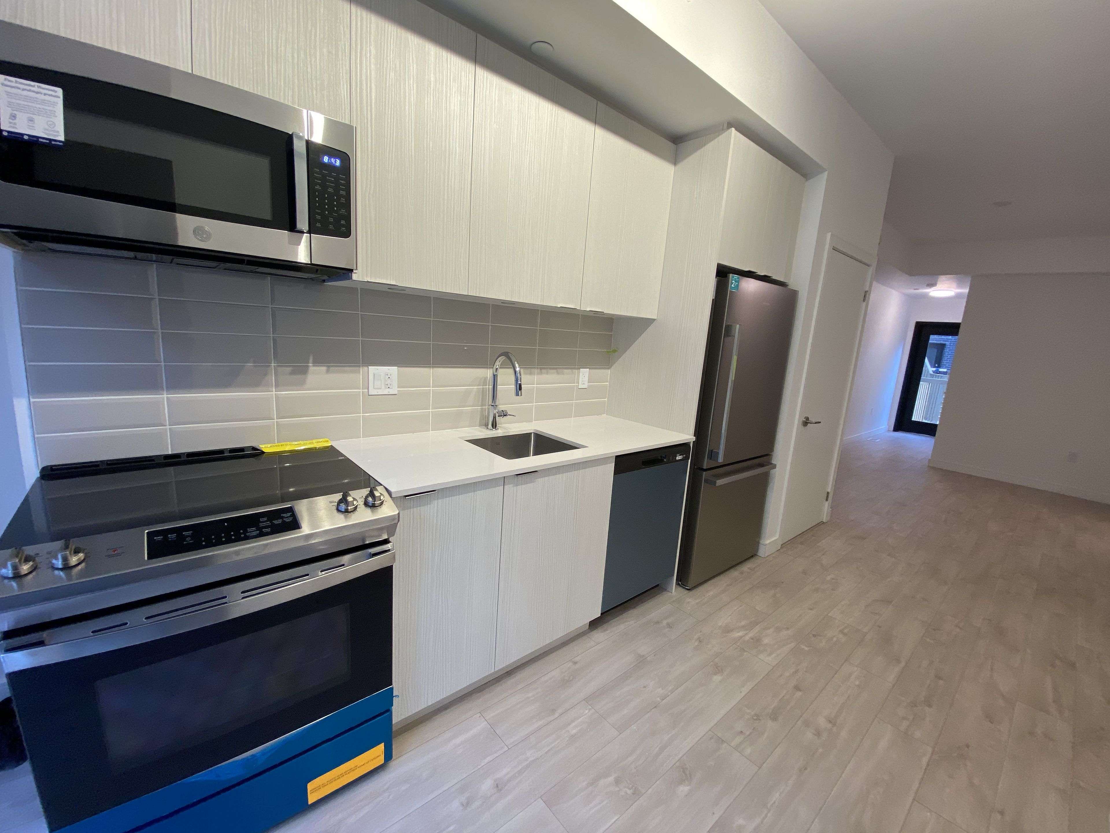 Toronto E06, ON M1N 1Y1,178 Clonmore DR N #12