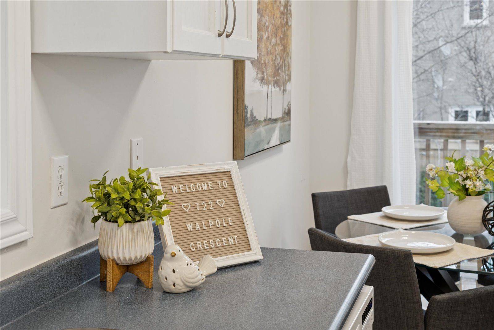 Newmarket, ON L3X 2B1,722 Walpole CRES