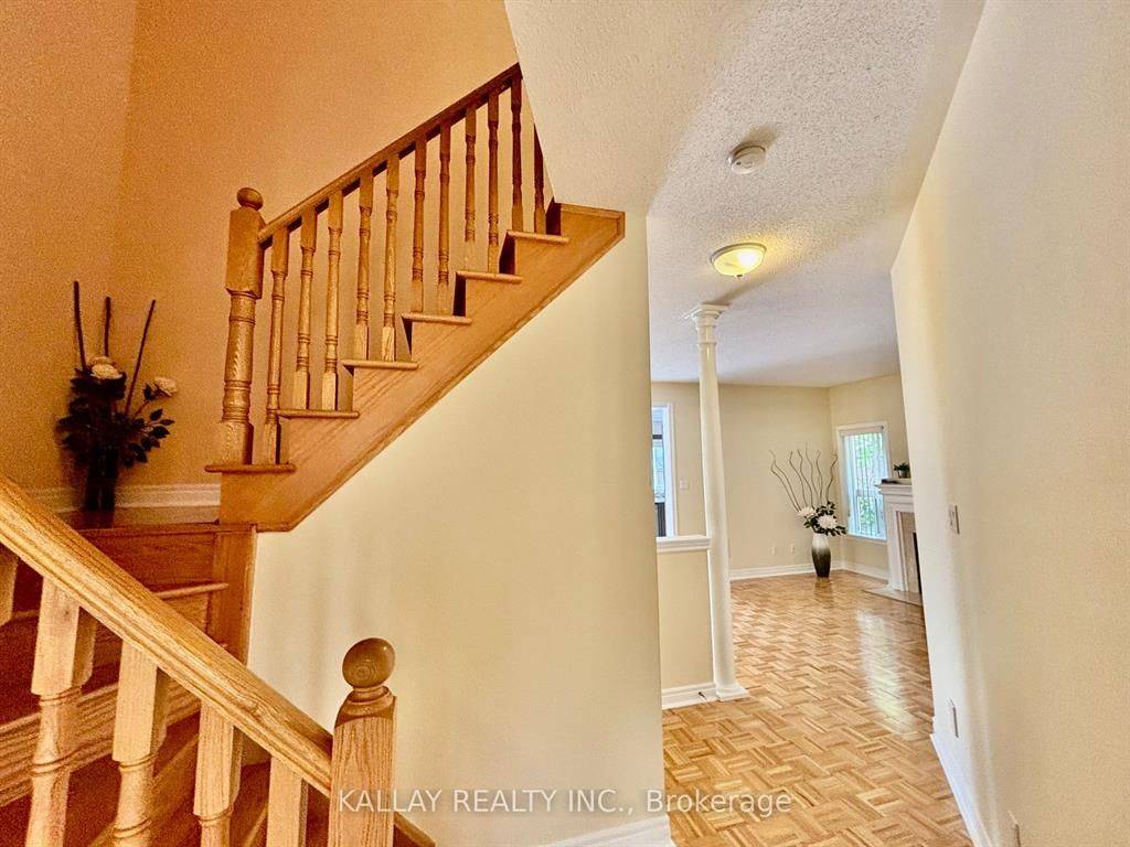 Vaughan, ON L6A 3K5,27 Pietro DR