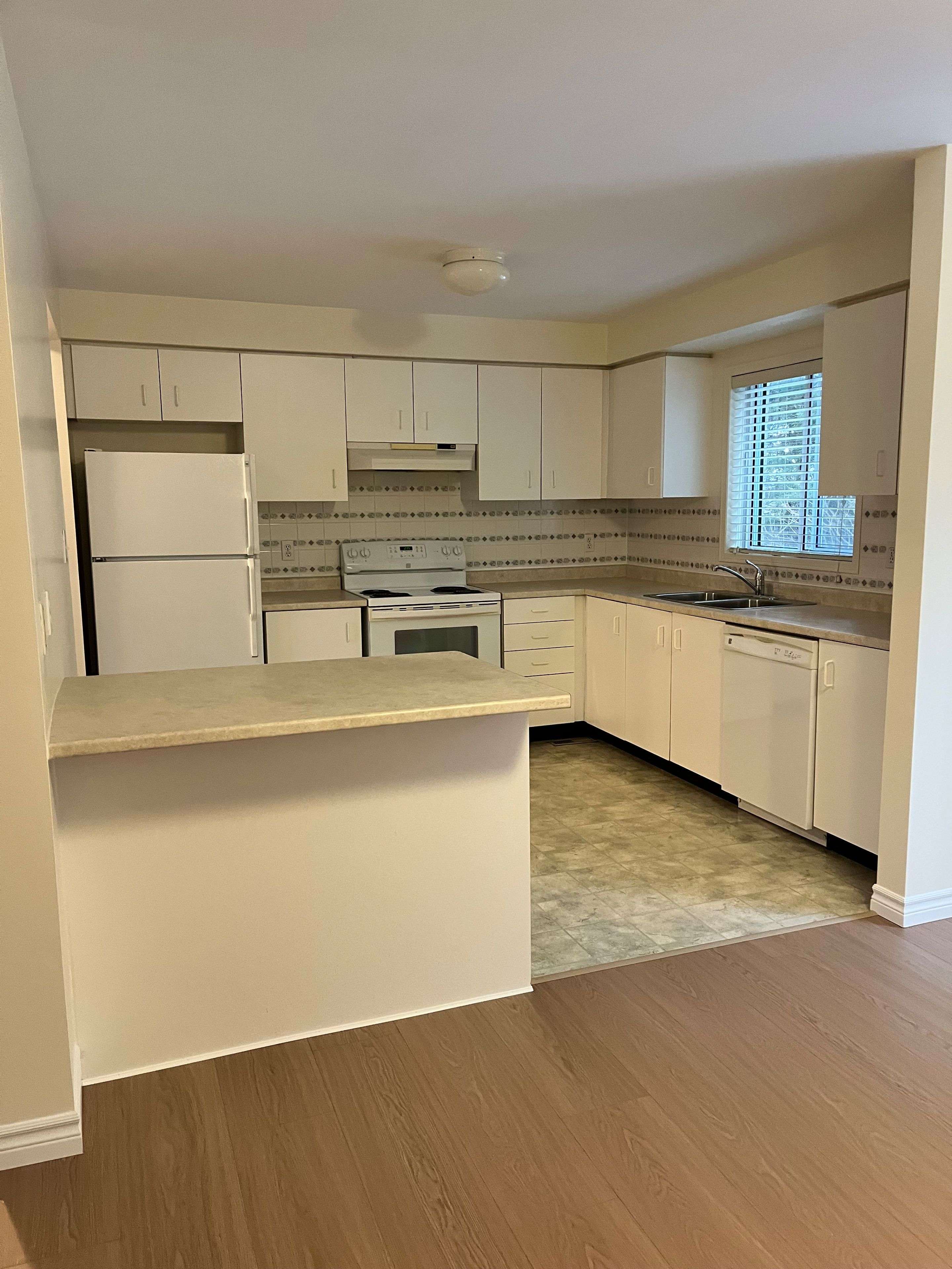 Barrie, ON L4N 9N4,490 Veterans DR #34