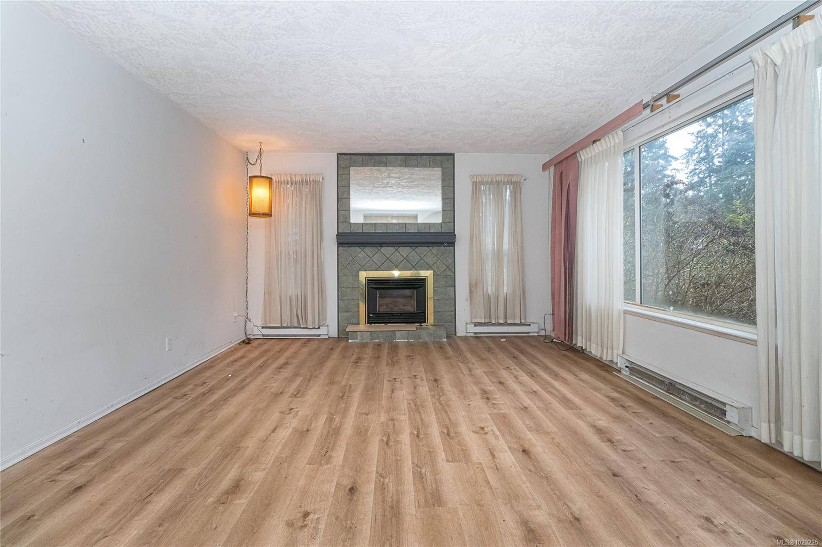 Colwood, BC V9B 2A3,706 Donovan Ave #A & B