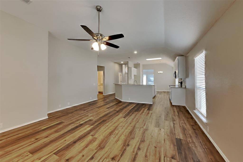 Burleson, TX 76028,523 Deerwood Drive