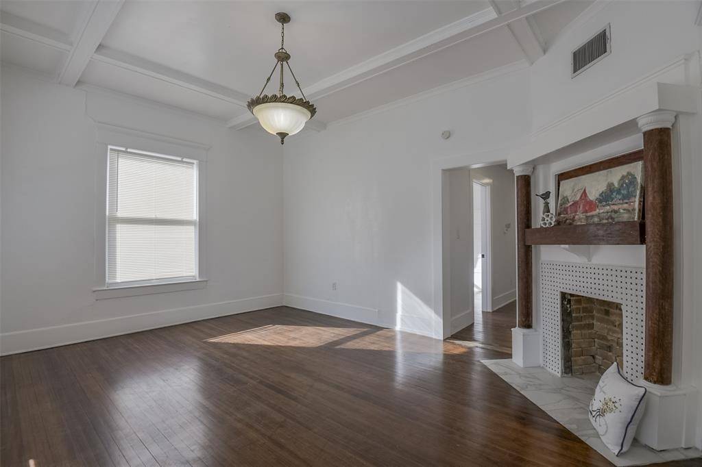 Fort Worth, TX 76110,3002 S Jennings