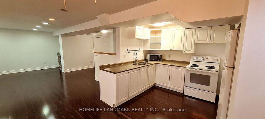 Newmarket, ON L3Y 6H7,1056 Wayne DR E #Basement