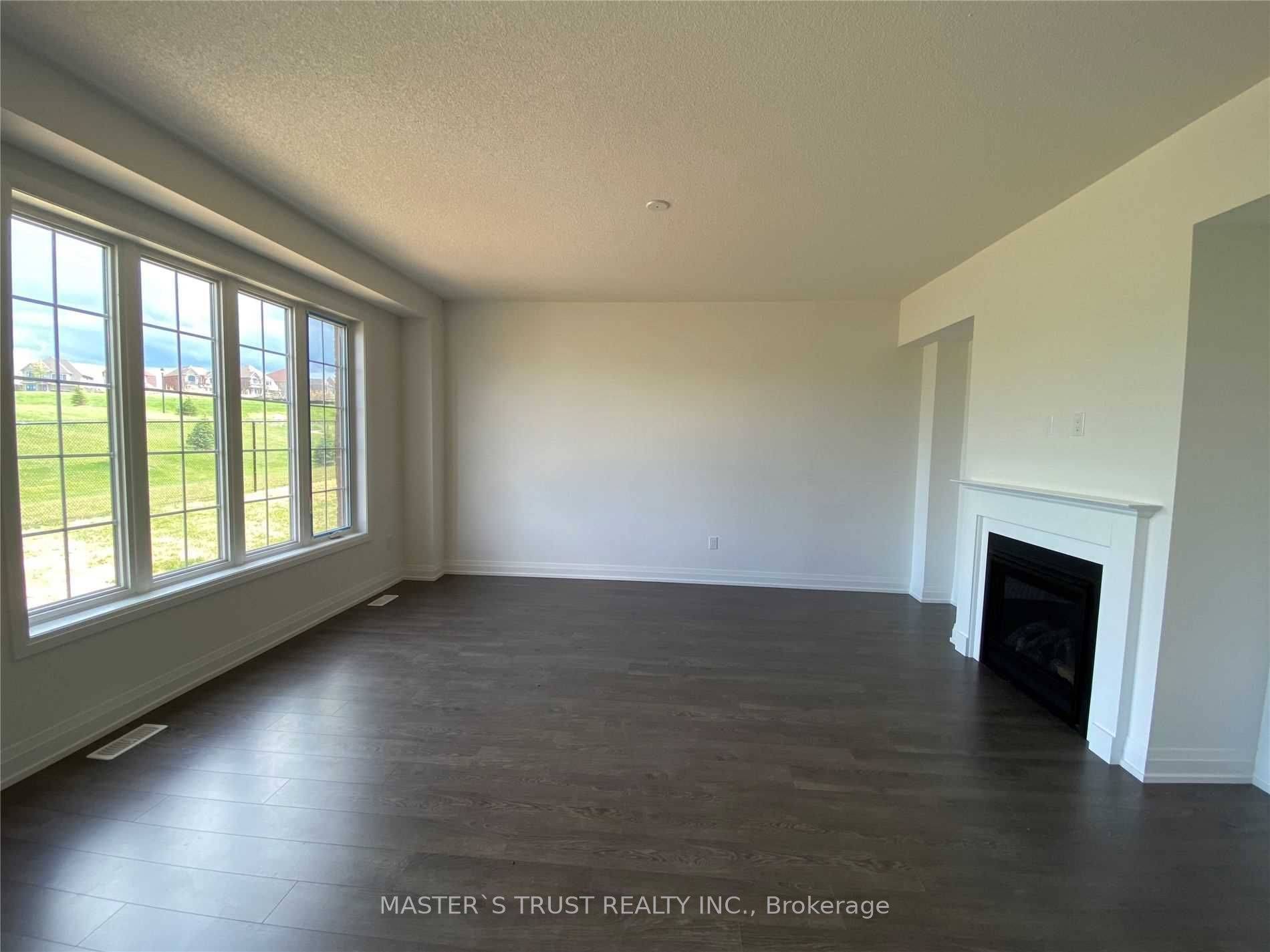 East Gwillimbury, ON L9N 0V3,102 Frank Kelly DR