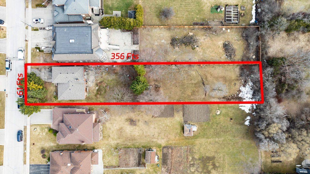 Richmond Hill, ON L4C 3T1,75 Stockdale CRES