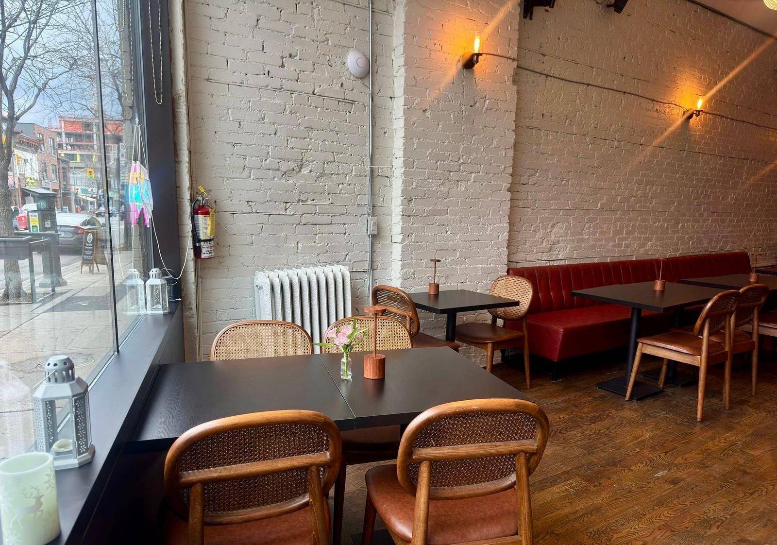 Toronto W02, ON M6P 1Z5,3047 Dundas ST W