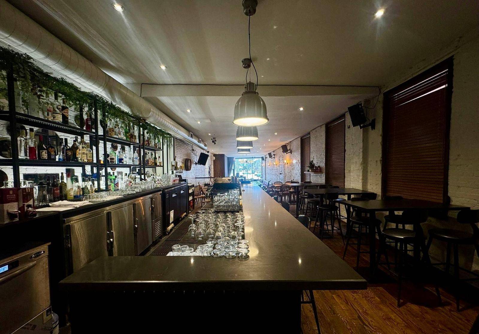 Toronto W02, ON M6P 1Z5,3047 Dundas ST W