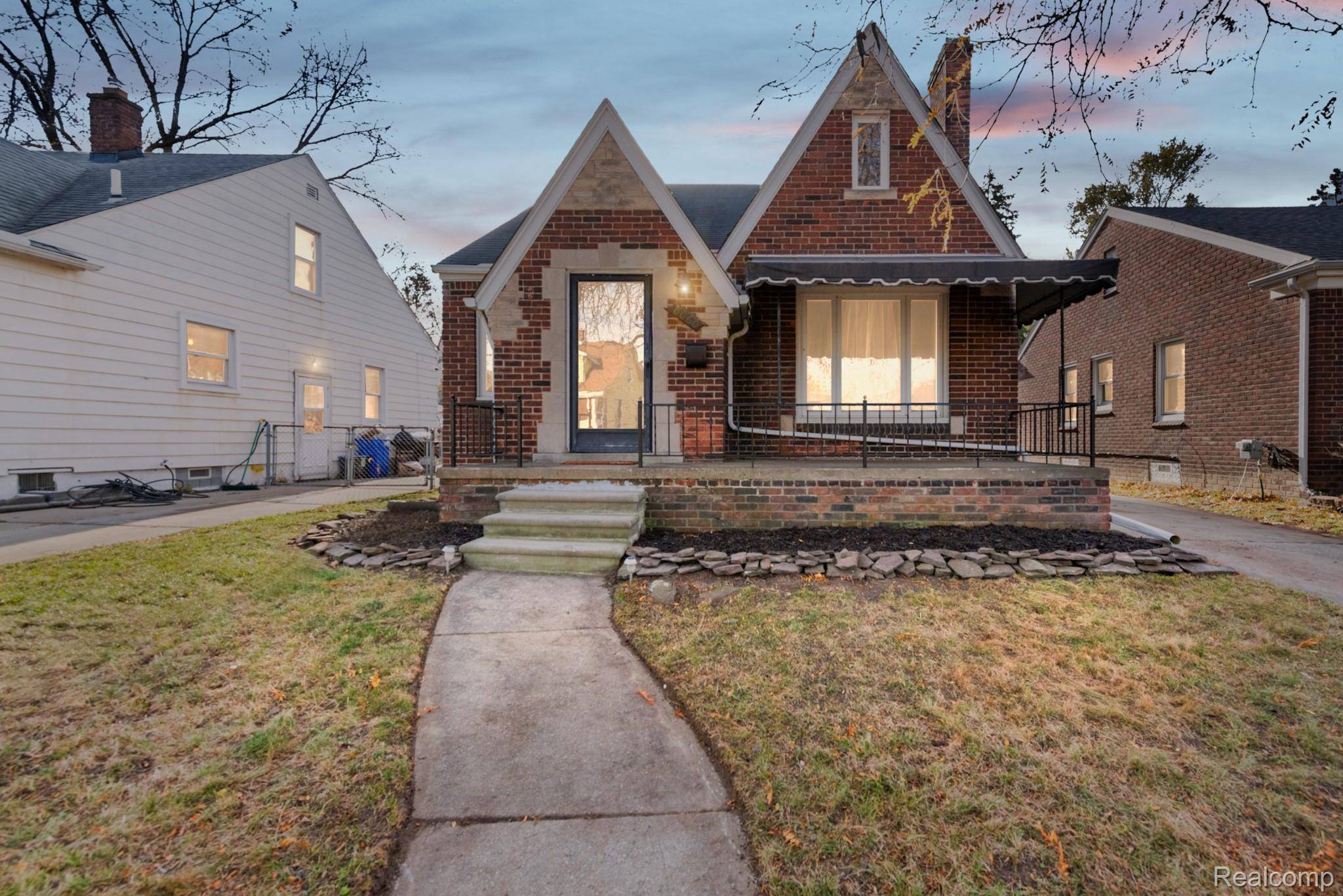 Center Line, MI 48015,8060 Edward AVE