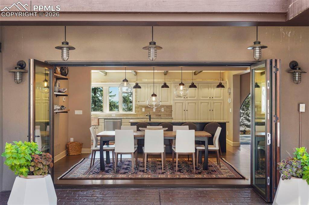 Colorado Springs, CO 80906,10 Chase LN