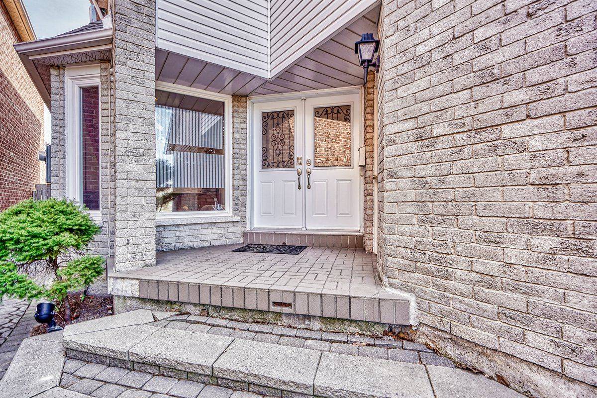 Vaughan, ON L4J 6R9,63 Ramblewood LN