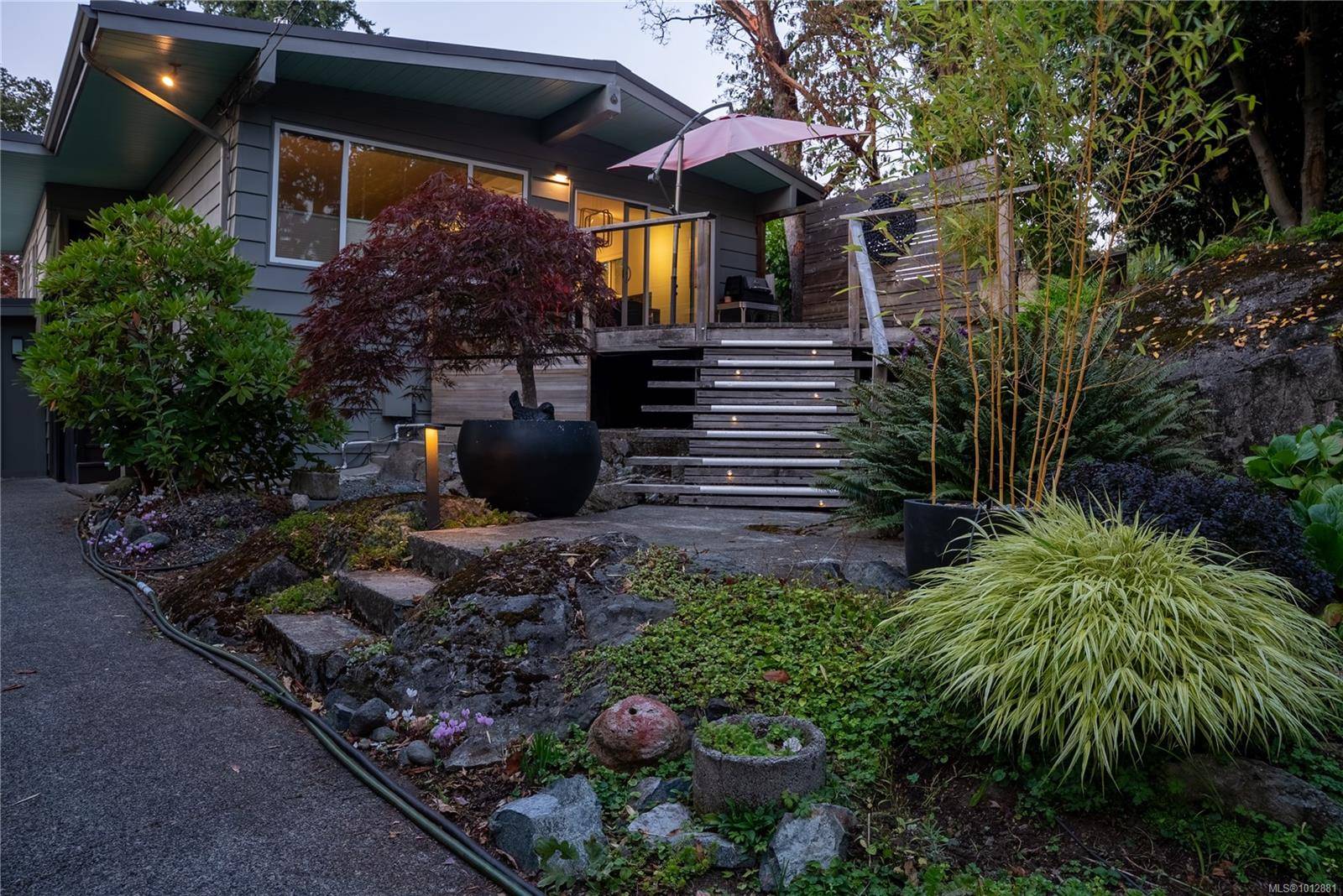 Esquimalt, BC V9A 2Y7,1376 Craigflower Rd