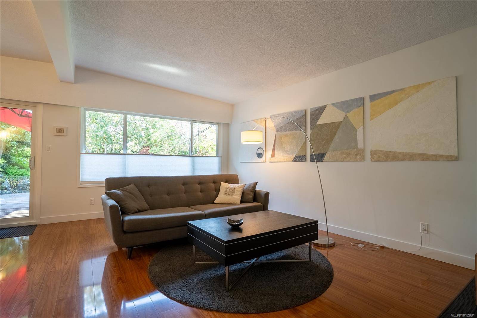 Esquimalt, BC V9A 2Y7,1376 Craigflower Rd