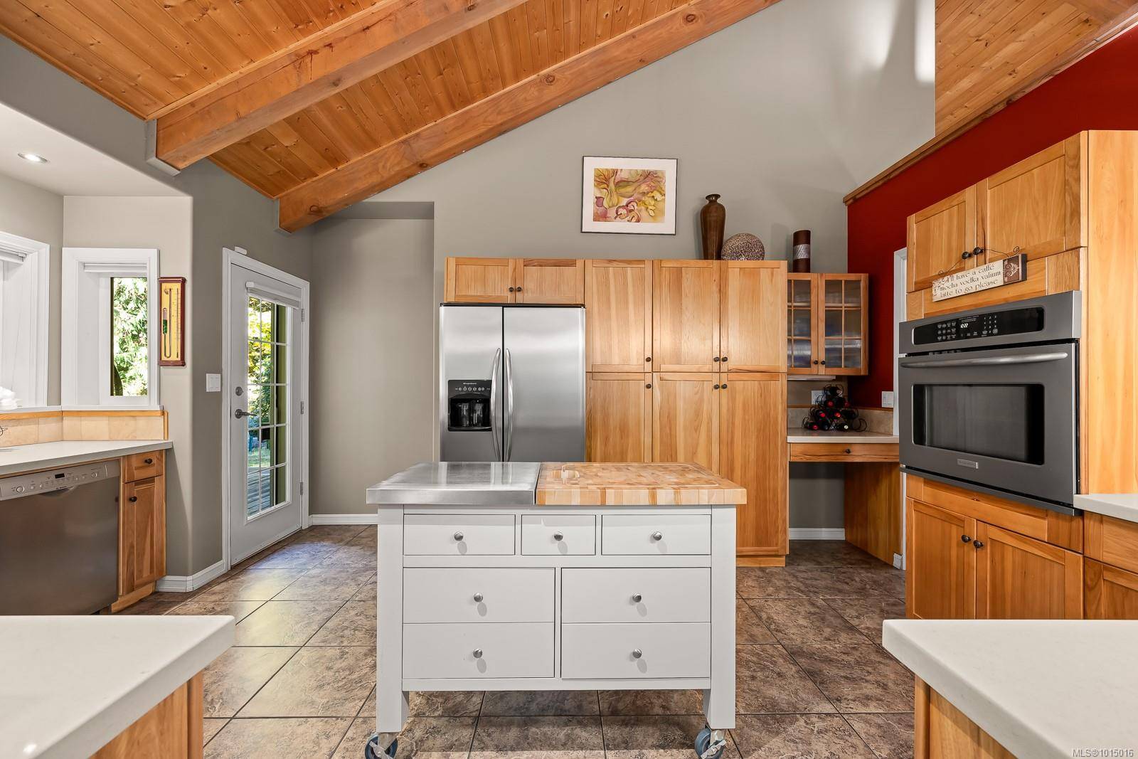 Fanny Bay, BC V0R 1W0,6505 Mystery Beach Rd