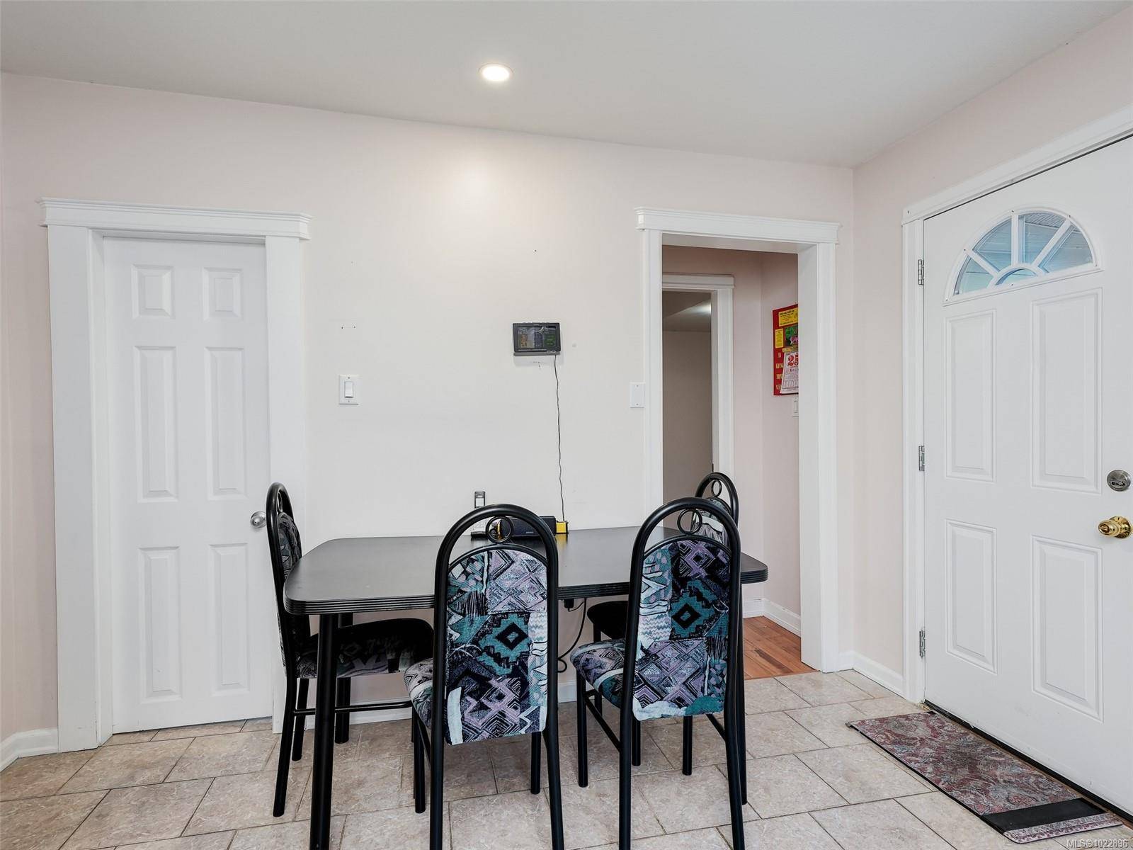 Saanich, BC V8Z 3V7,3260 Seaton St