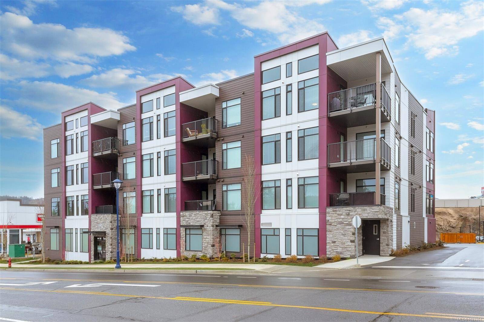 Langford, BC V9B 0X7,707 Treanor Ave #202