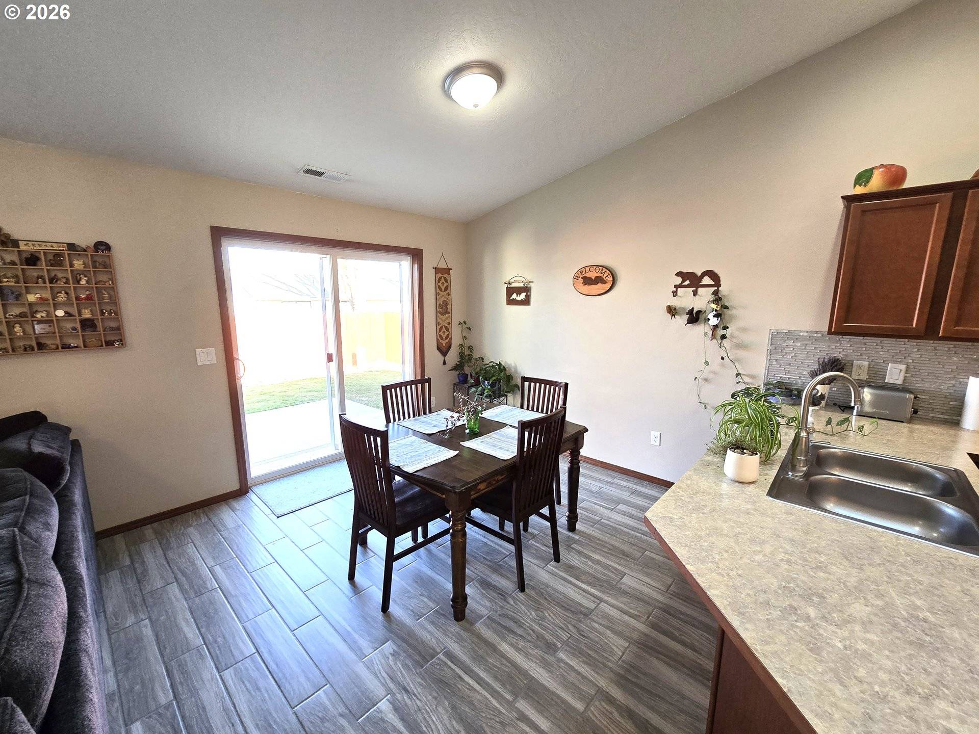 Hermiston, OR 97838,240 W MOORE AVE