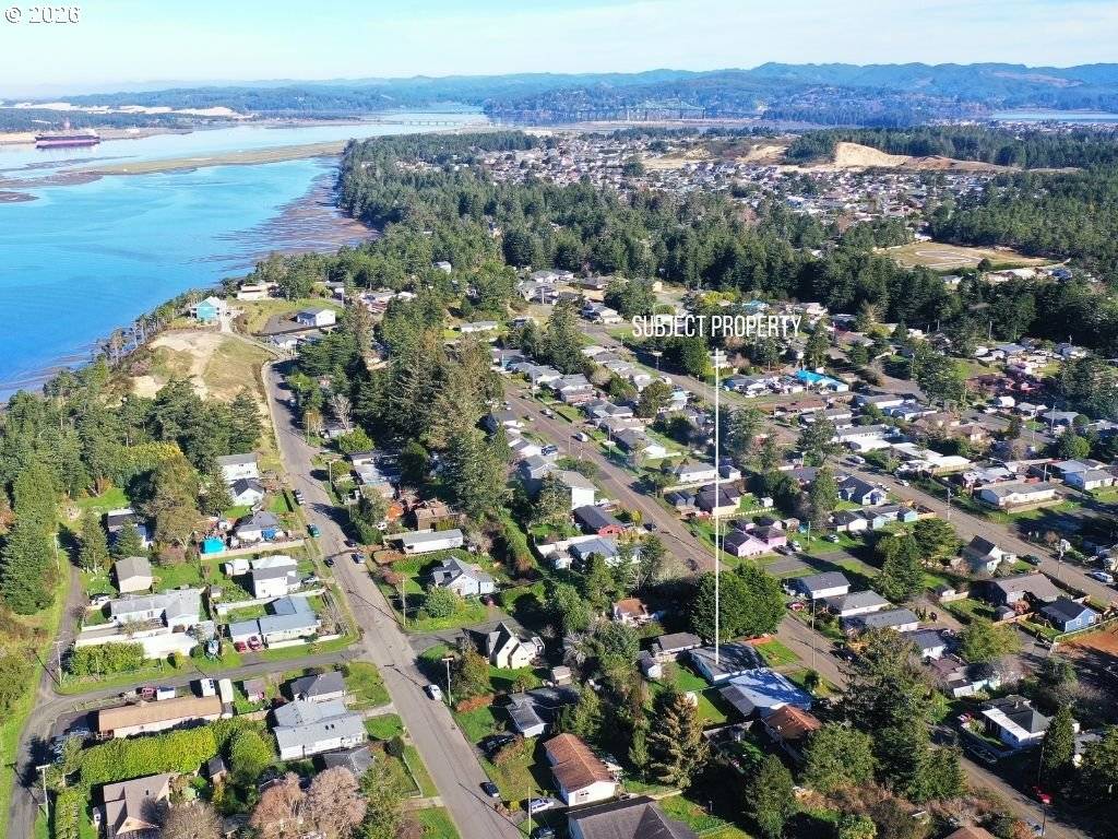 Coos Bay, OR 97420,370 N WALL ST