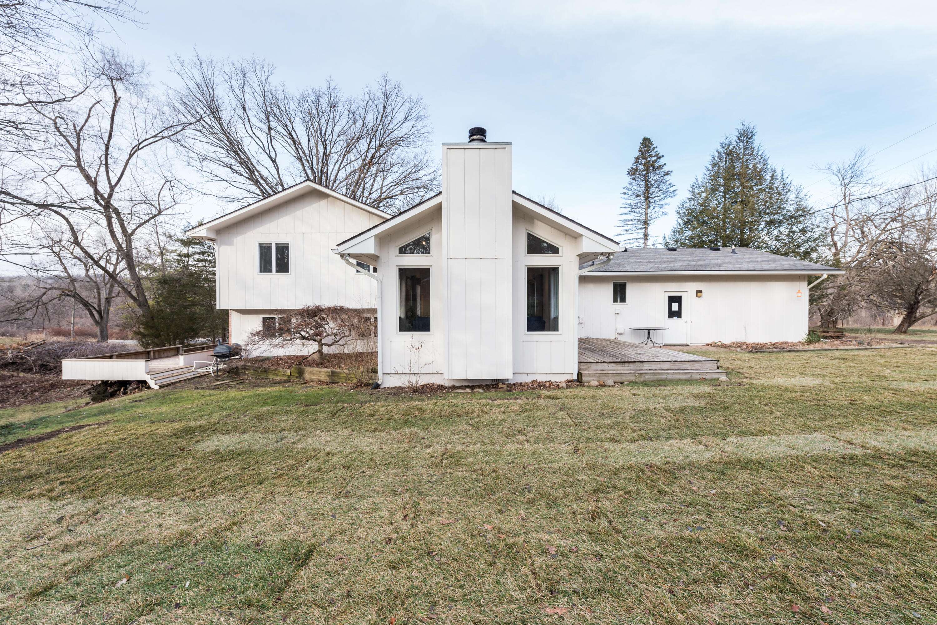 Ann Arbor, MI 48103,2277 W Huron River DR