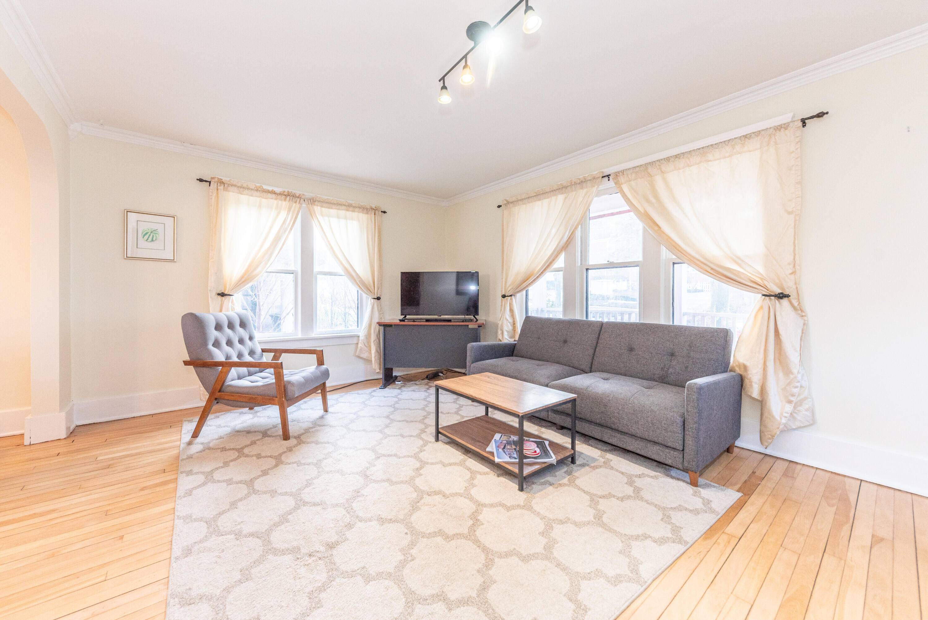 Ann Arbor, MI 48103,210 W Kingsley ST