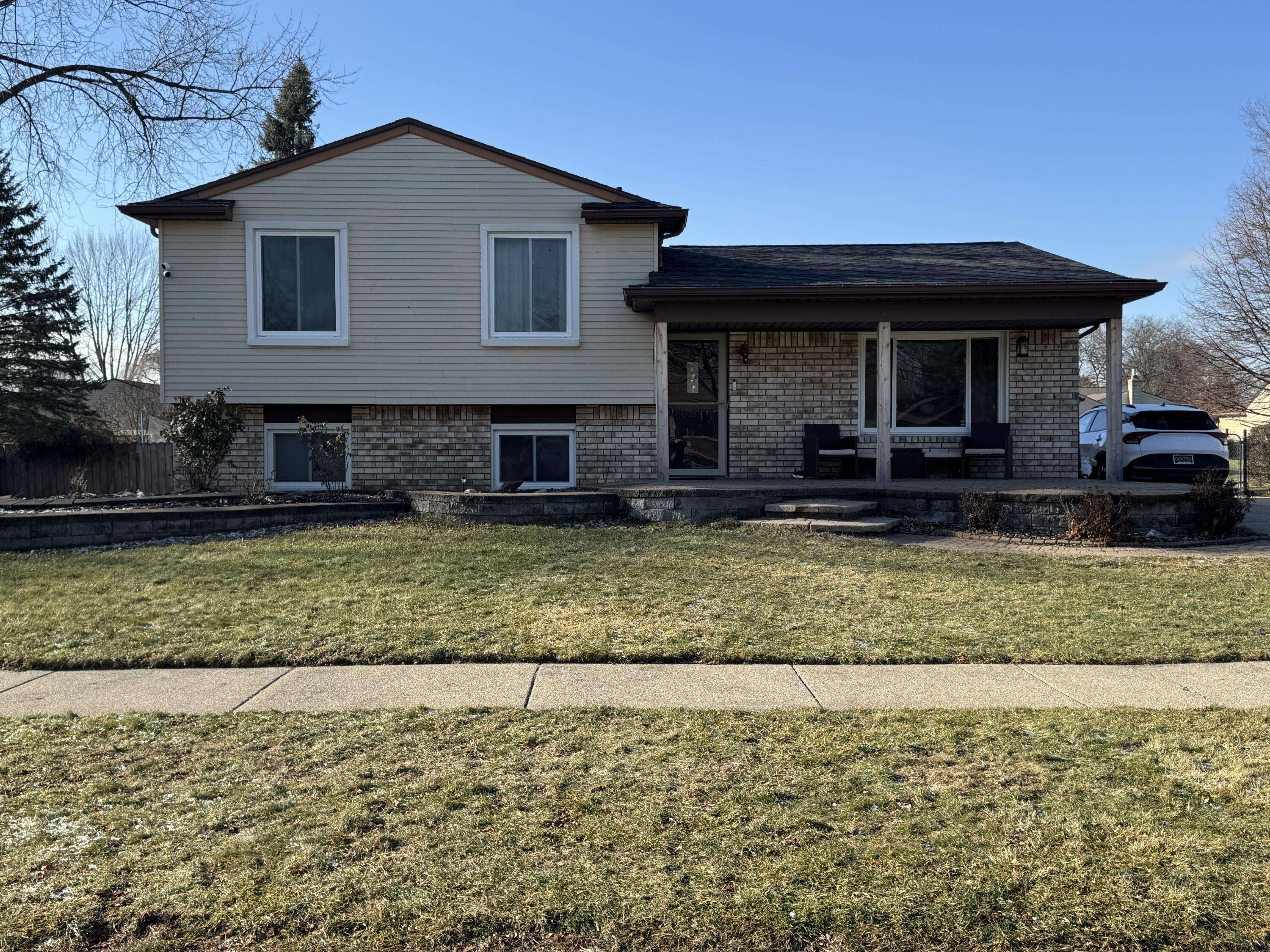 Clinton Twp, MI 48038,39825 Wolo CT