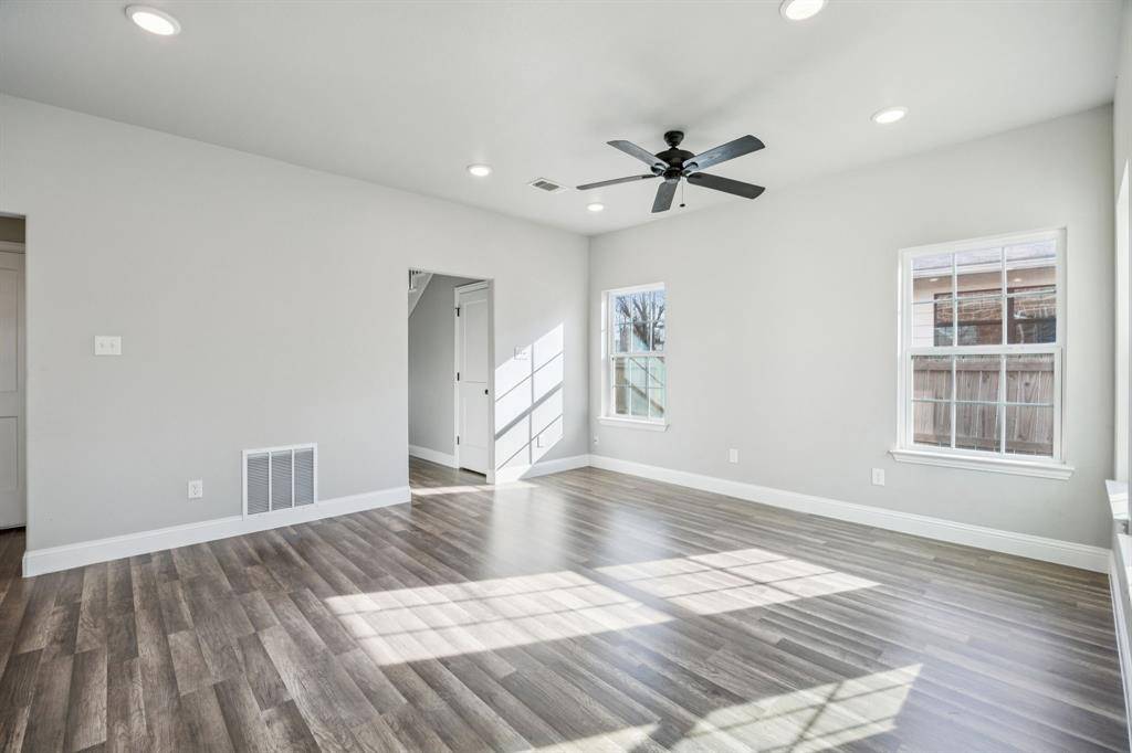 Waxahachie, TX 75165,704 E Jefferson Street