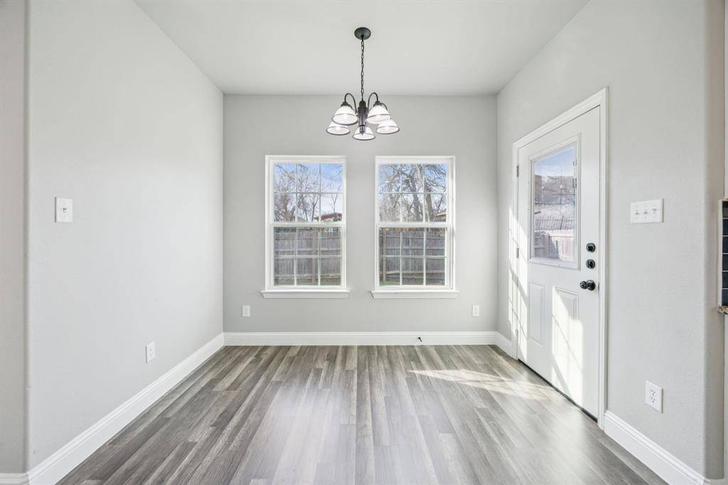 Waxahachie, TX 75165,704 E Jefferson Street