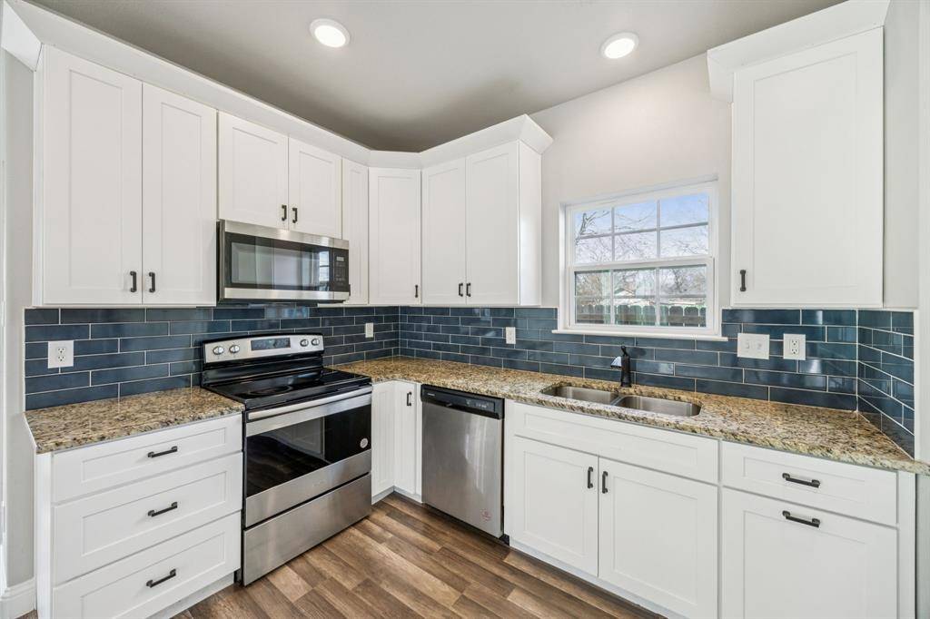 Waxahachie, TX 75165,704 E Jefferson Street