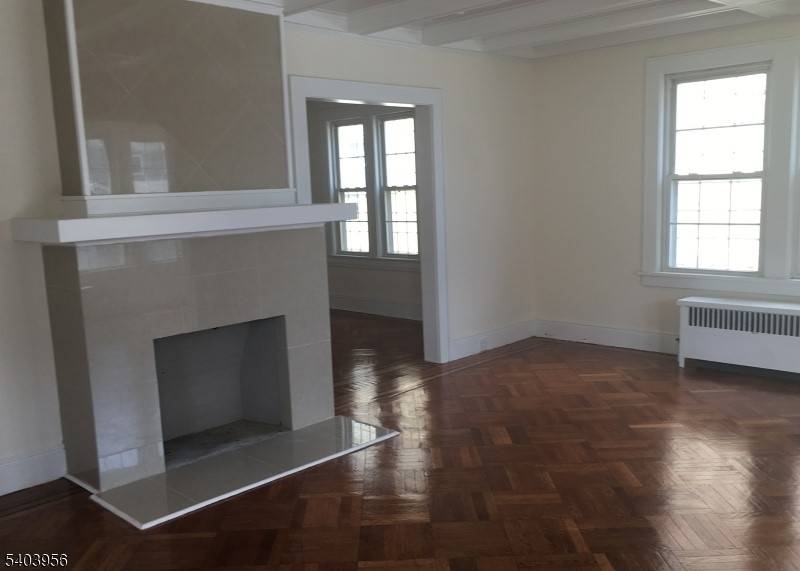 Passaic City, NJ 07055,16 Mineral Sprg A