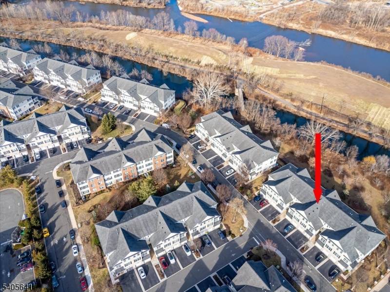 South Bound Brook Boro, NJ 08880,9 Swing Bridge Ln