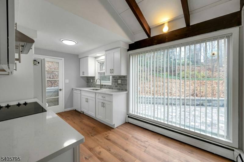 Berkeley Heights Twp., NJ 07922,49 Pine Grove Rd