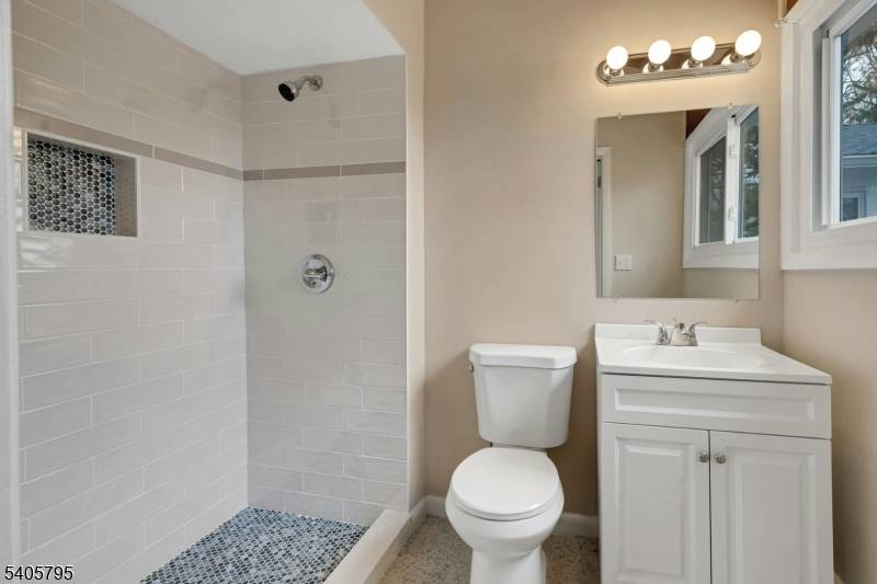 Berkeley Heights Twp., NJ 07922,49 Pine Grove Rd