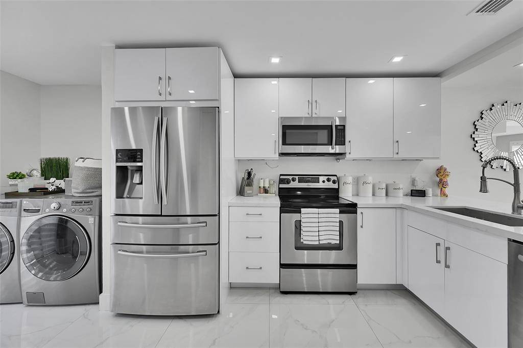 Coral Springs, FL 33065,9962 Royal Palm Blvd #9962