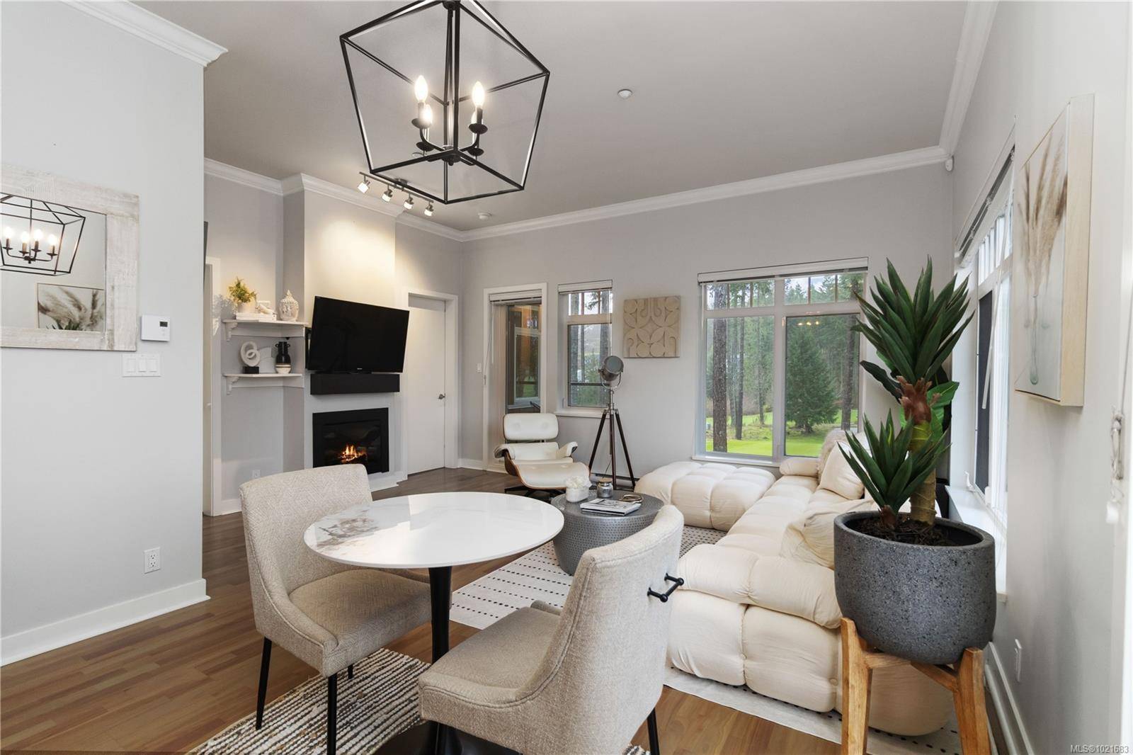 Langford, BC V9B 0E1,1395 Bear Mountain Pkwy #420