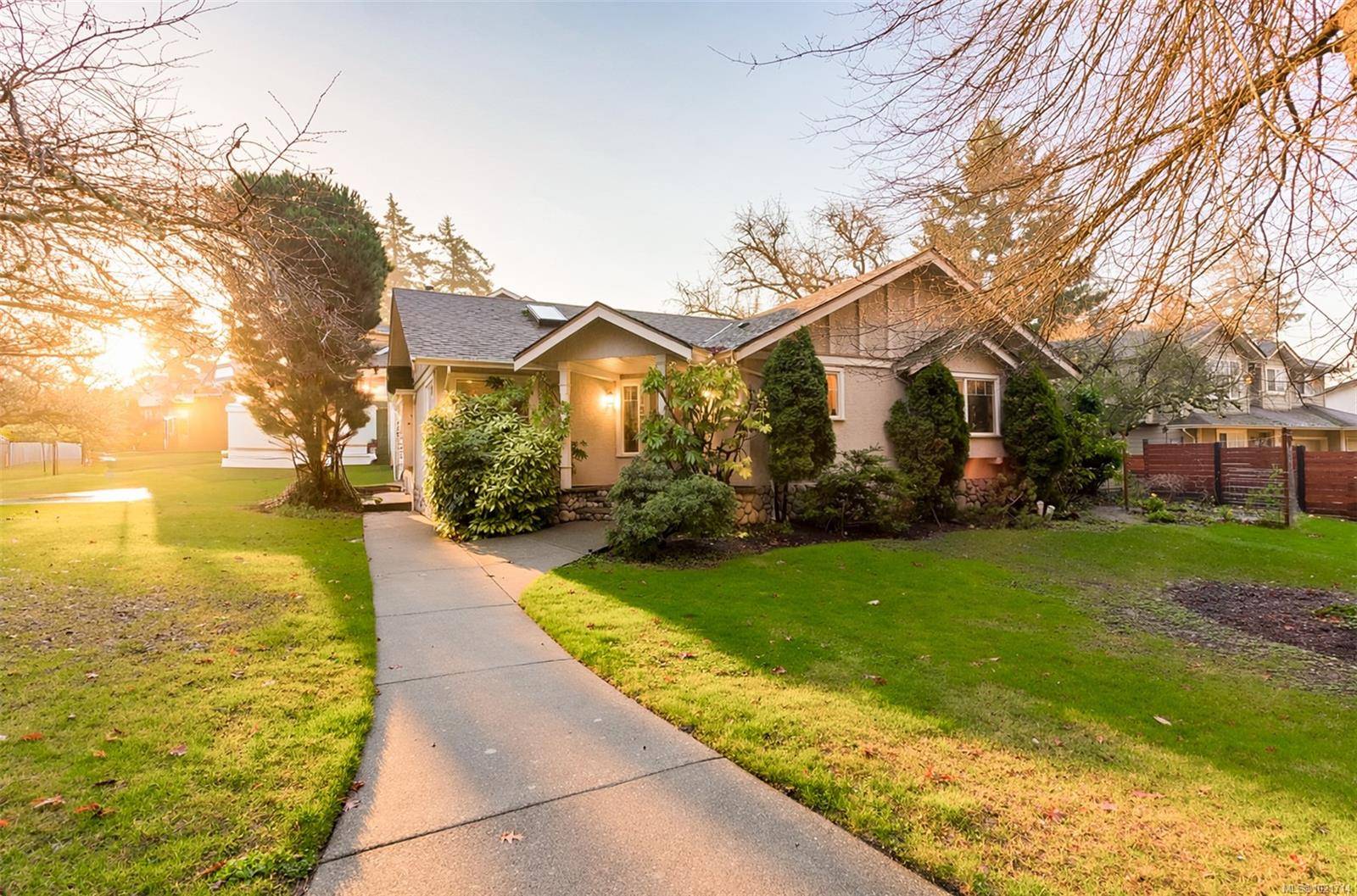 View Royal, BC V9B 6H8,1975 Highland Rd