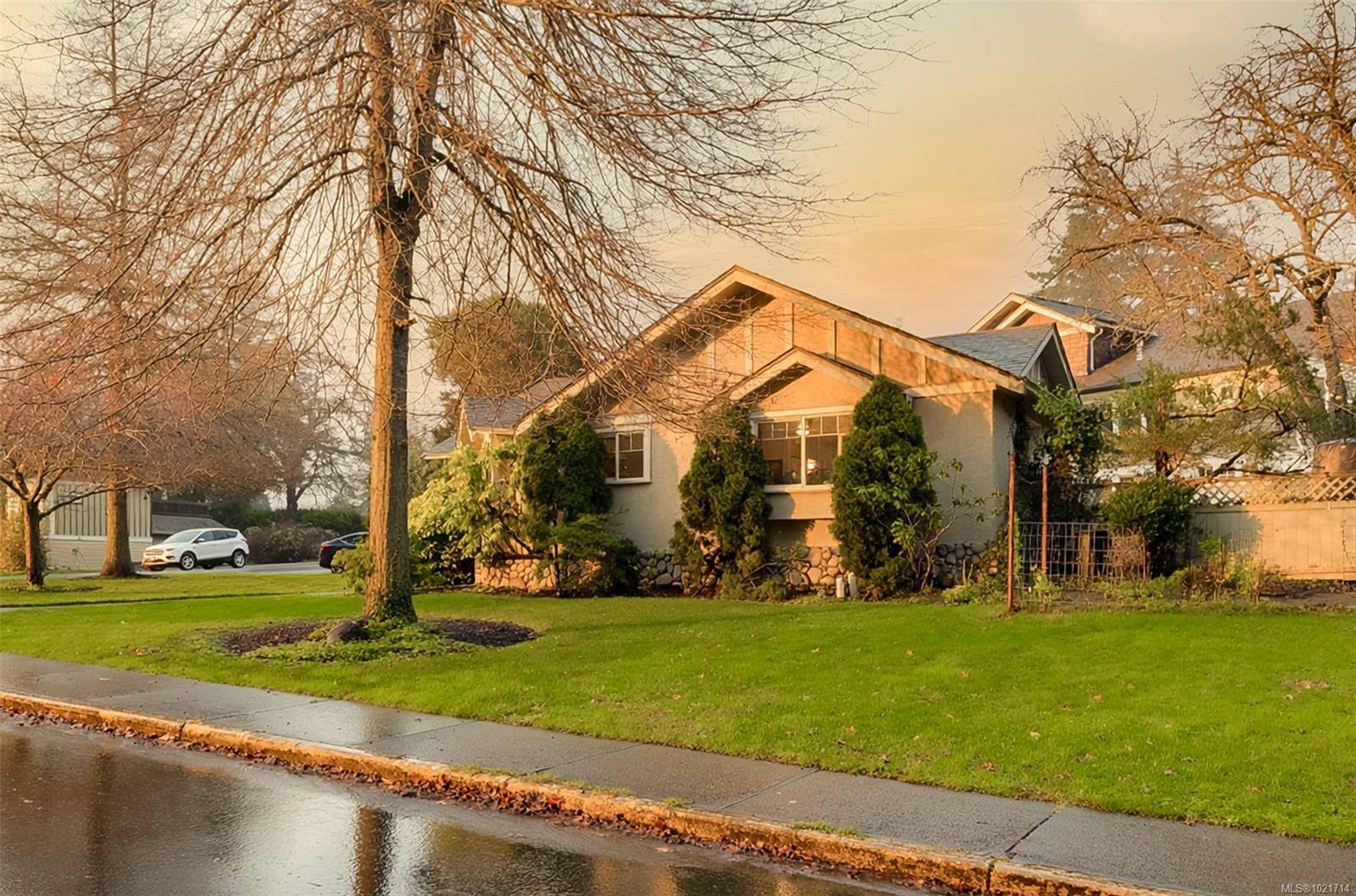 View Royal, BC V9B 6H8,1975 Highland Rd