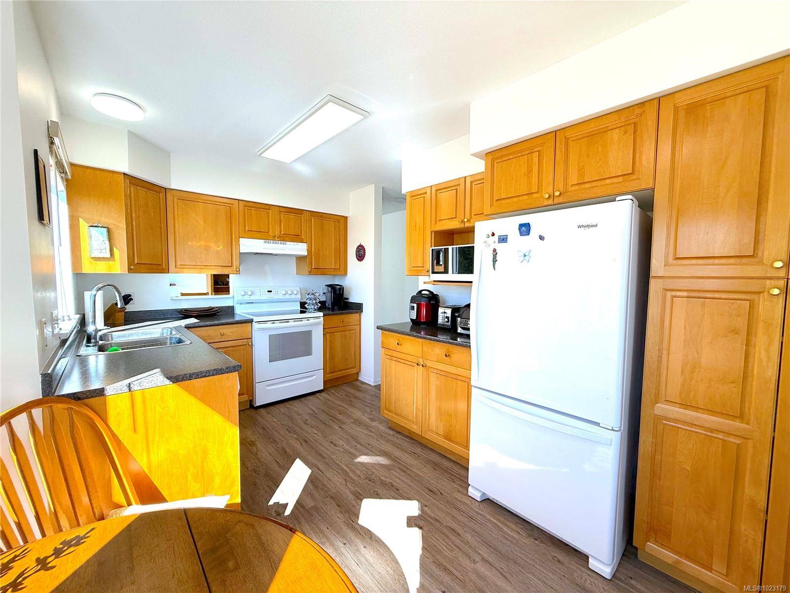 Campbell River, BC V9W 1B5,1216 Island Hwy S #201