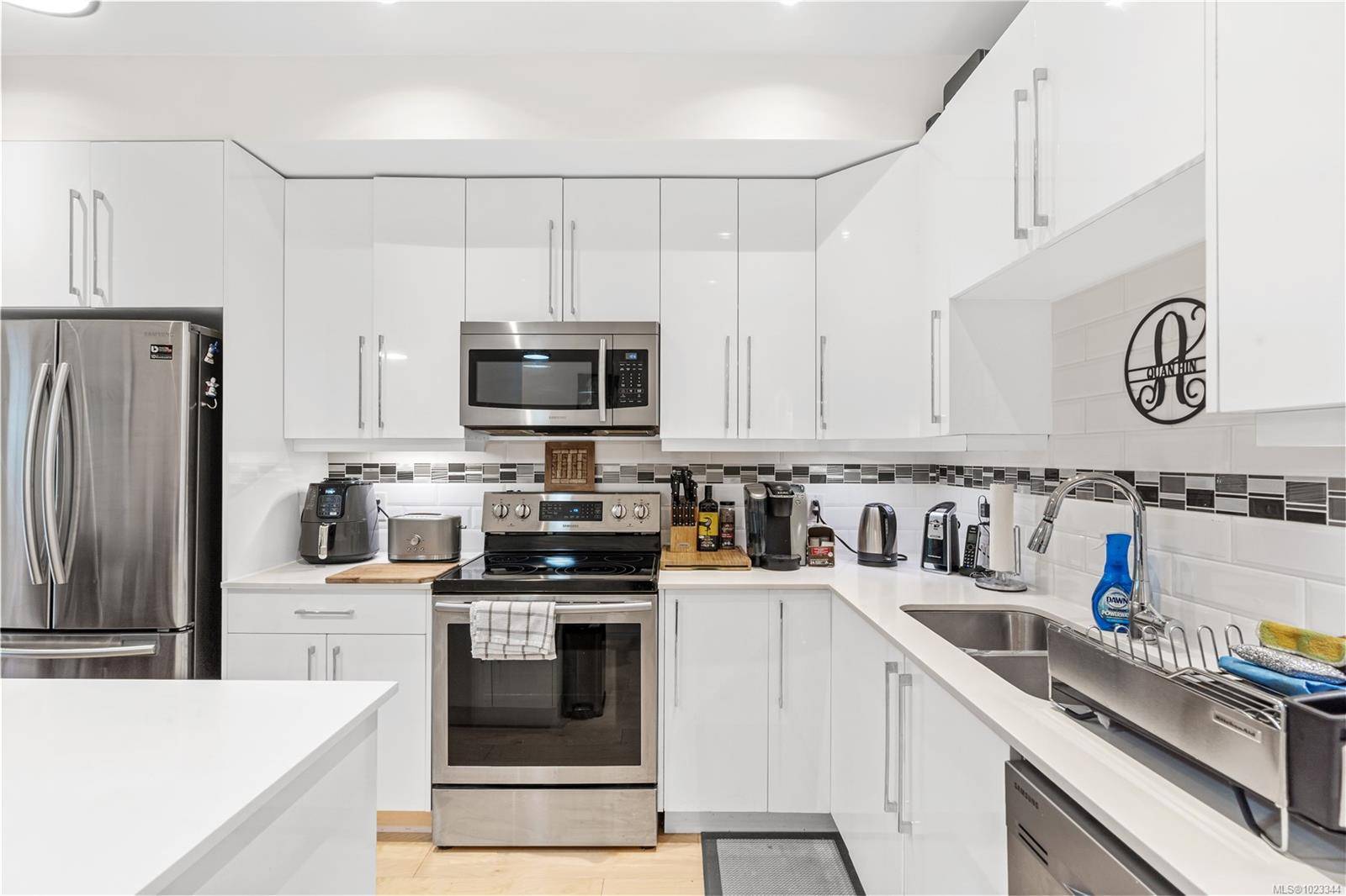 Langford, BC V9B 6L3,300 Phelps Ave #153