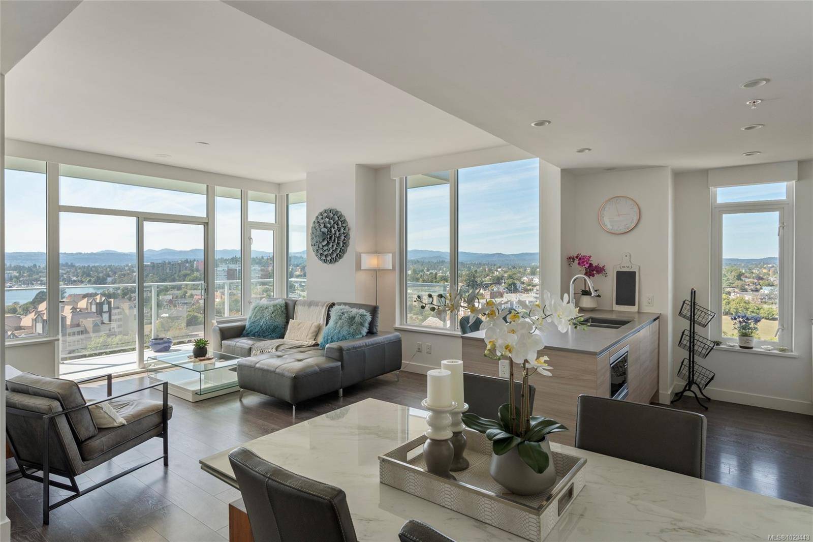 Victoria, BC V9A 0H1,60 Saghalie Rd #1203