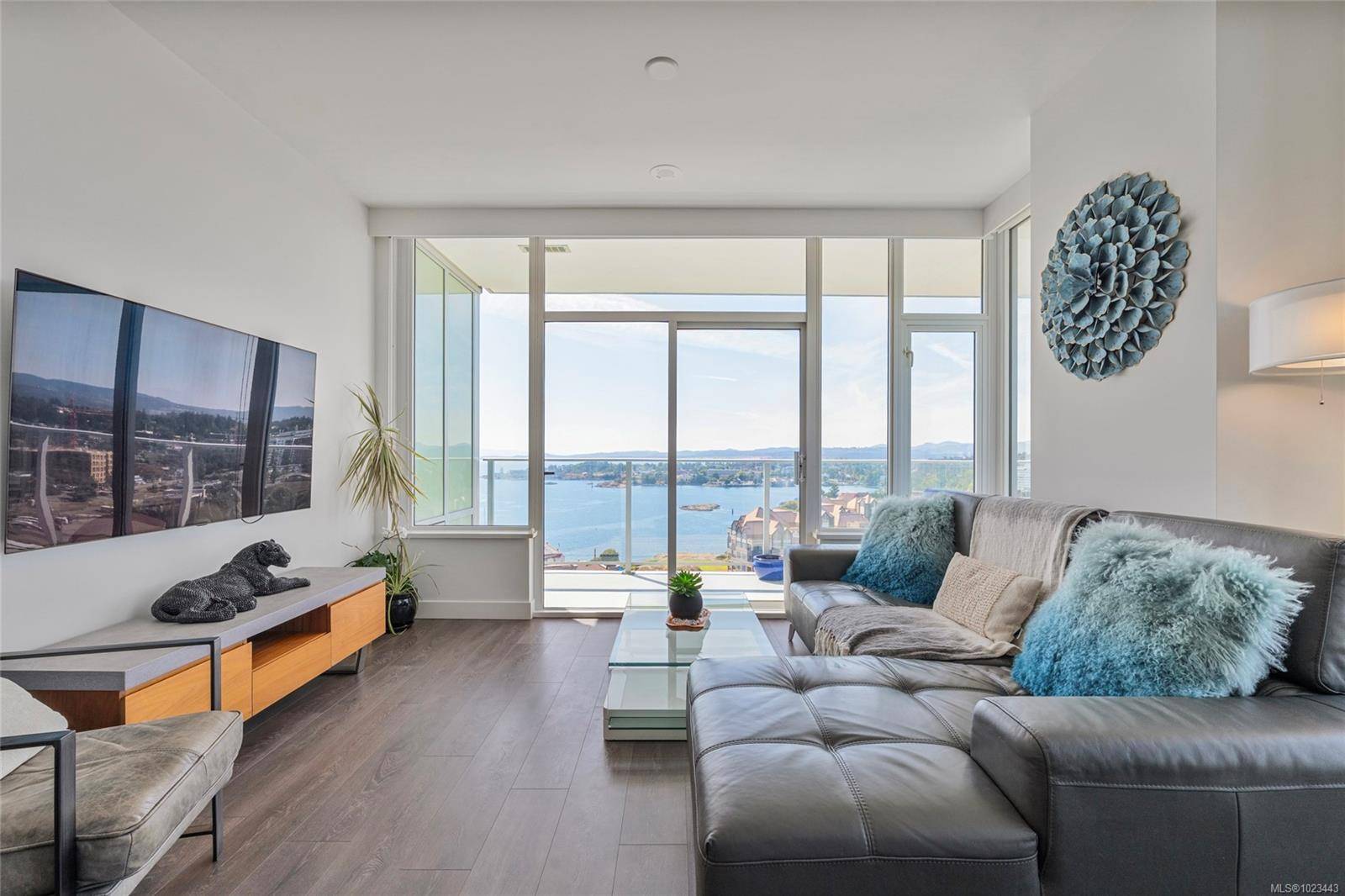 Victoria, BC V9A 0H1,60 Saghalie Rd #1203